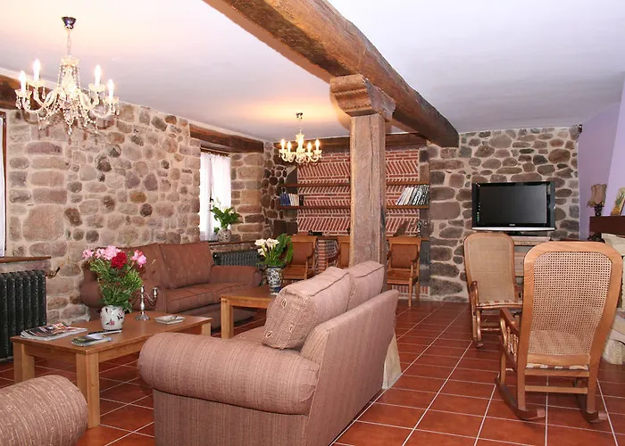 El Arrabal בית הארחה Arenas de Iguña